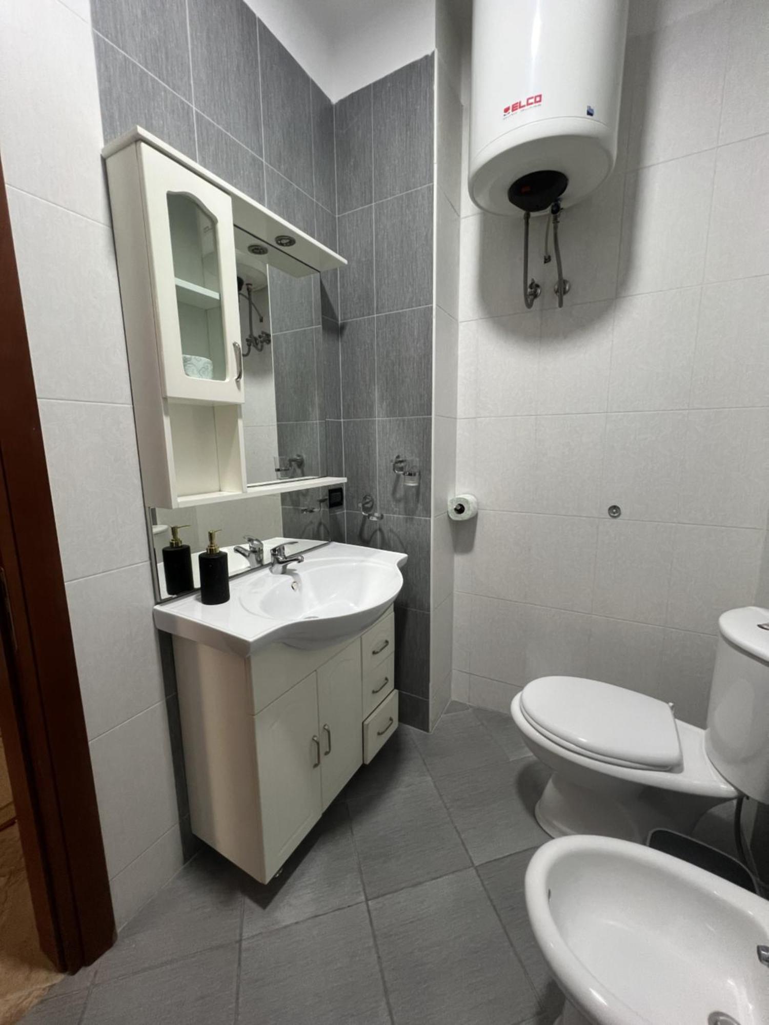 Elly Apartment Durres Exterior photo